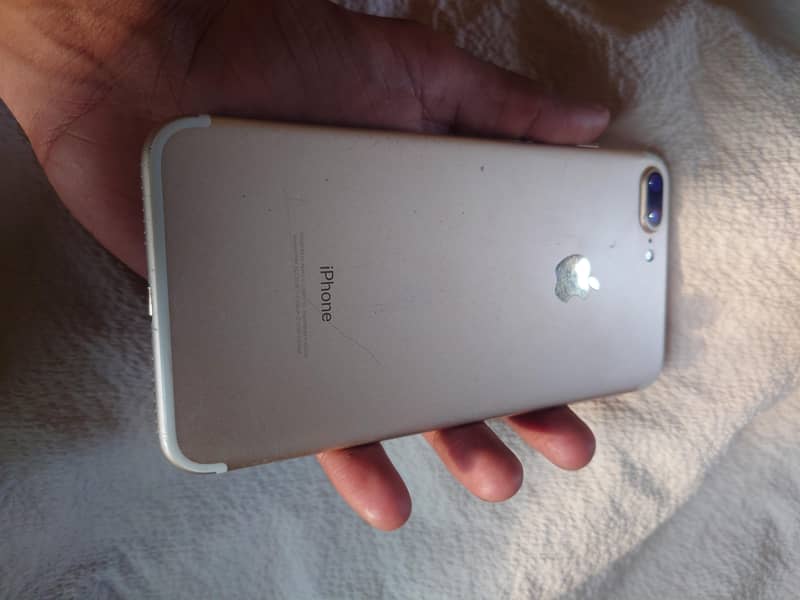 Apple iPhone 7 Plus 0