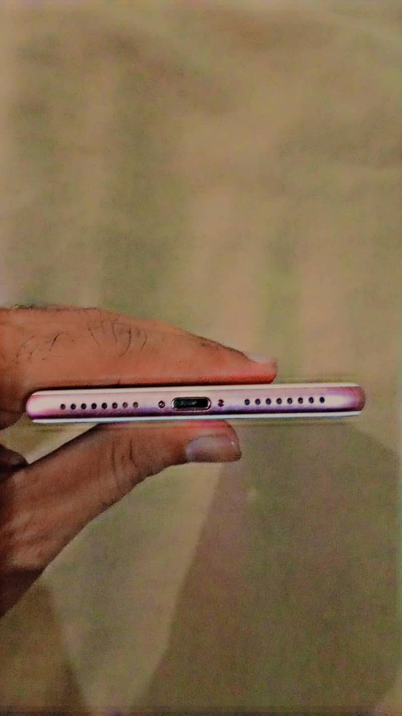 Apple iPhone 7 Plus 2