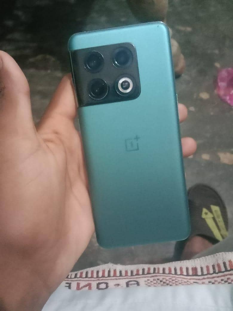 One Plus 10 Pro 8