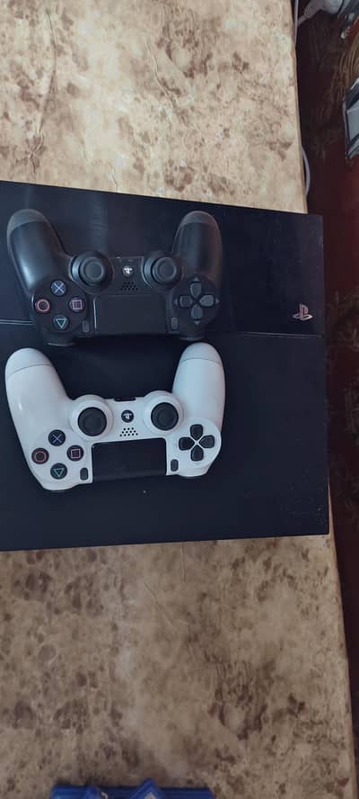 PS4 IN GOOD CONDITION