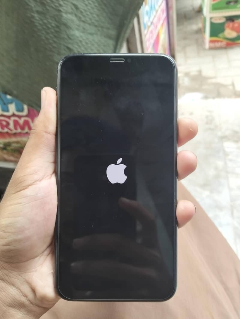 Apple iPhone 11 Pro Max 3