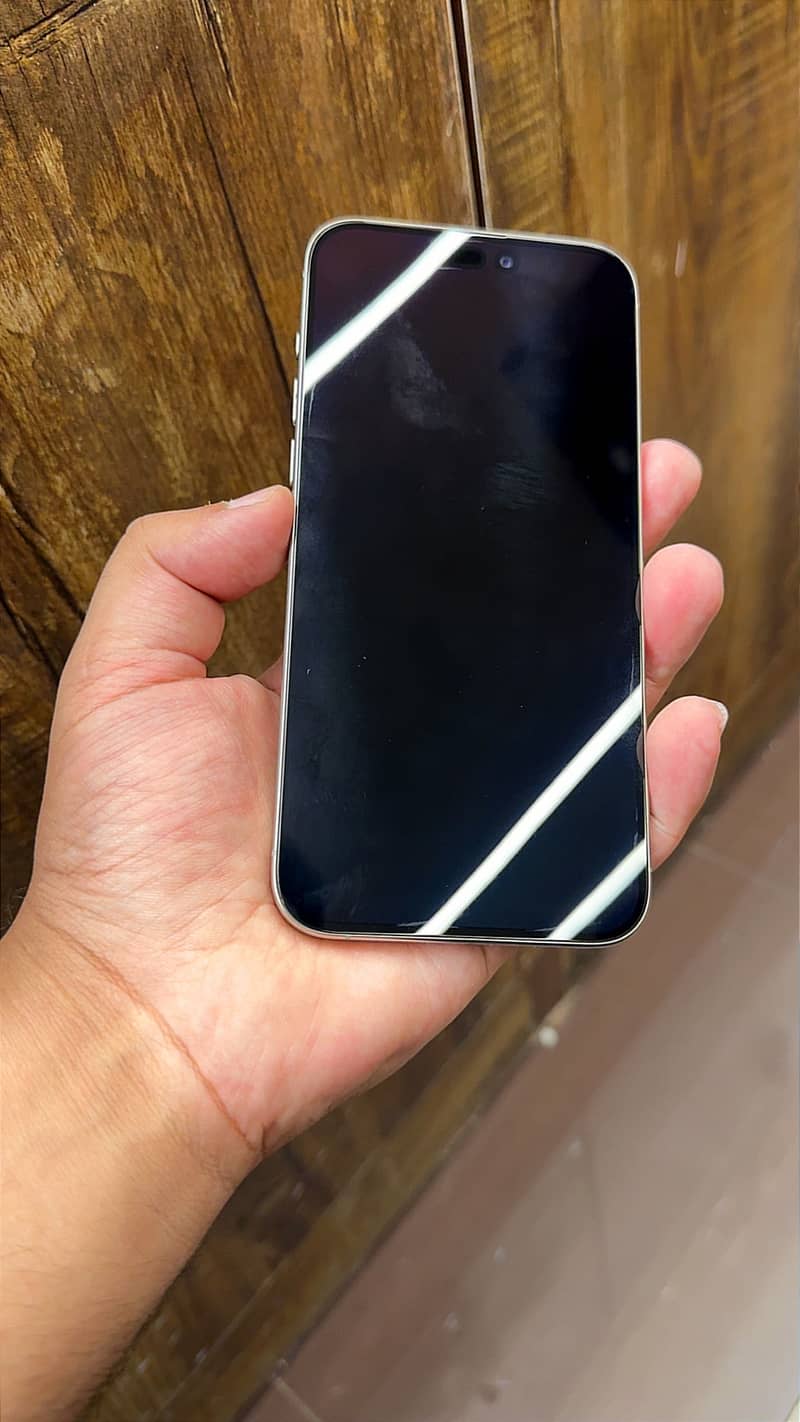 Apple iPhone 15 Pro Max 3