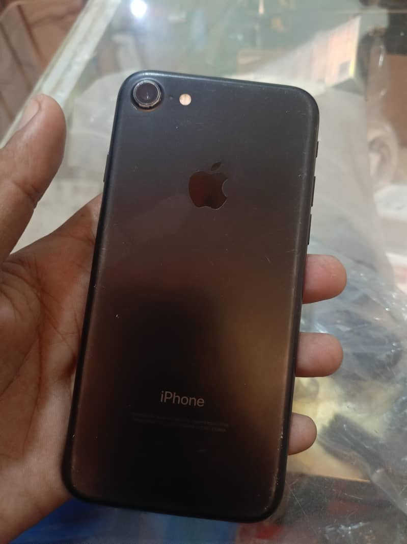 Apple iPhone 7 1