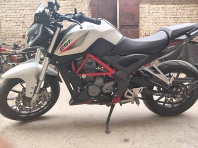 Benelli 2ue 756 2021,6100 km milage
