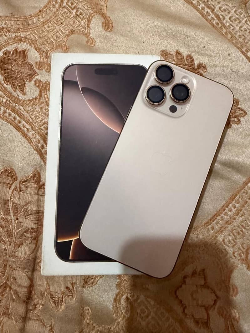 Apple iPhone 16 Pro Max 4