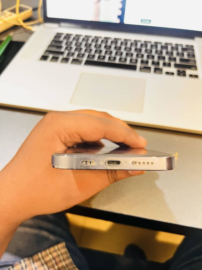 Apple iPhone 13 Pro 1