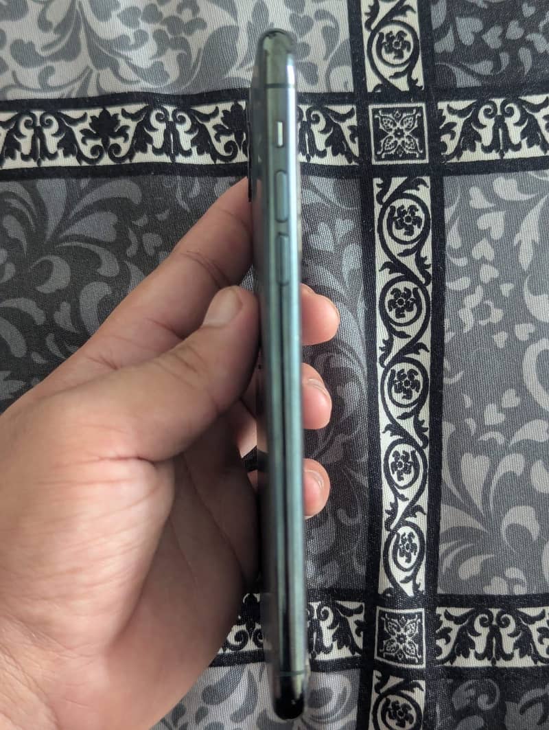 Apple iPhone 11 Pro Max 1