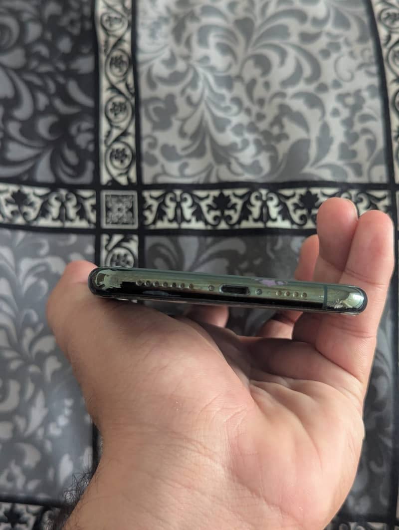 Apple iPhone 11 Pro Max 3