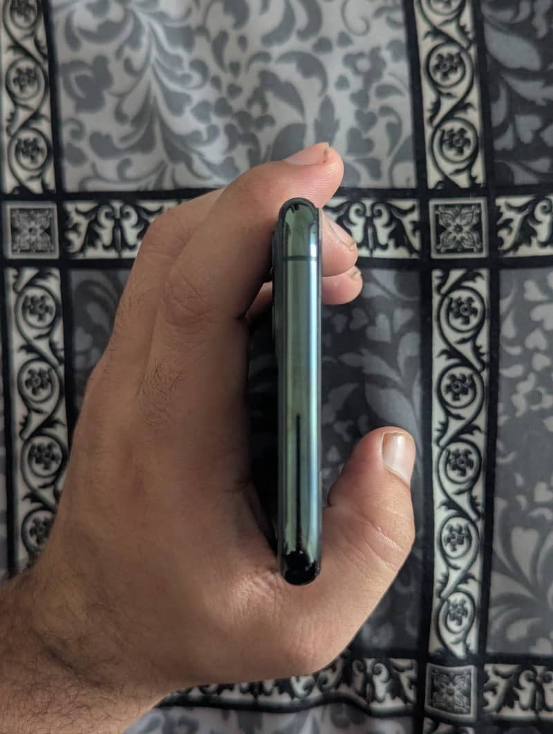 Apple iPhone 11 Pro Max 5