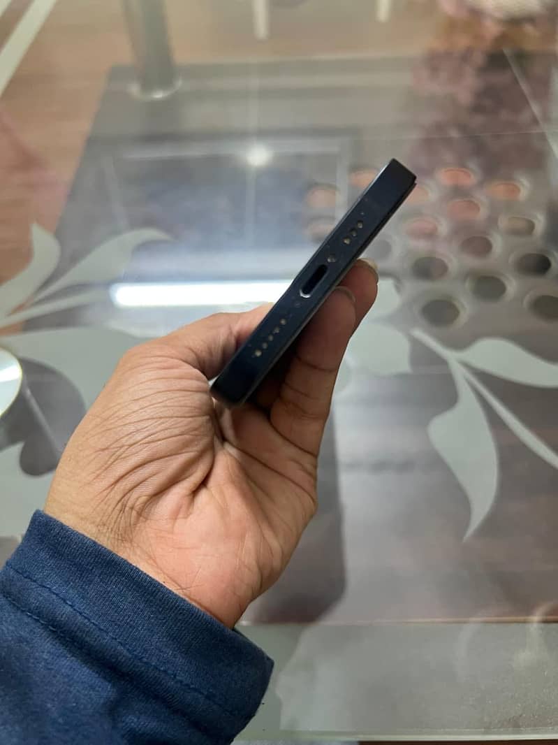 Apple iPhone 13 1