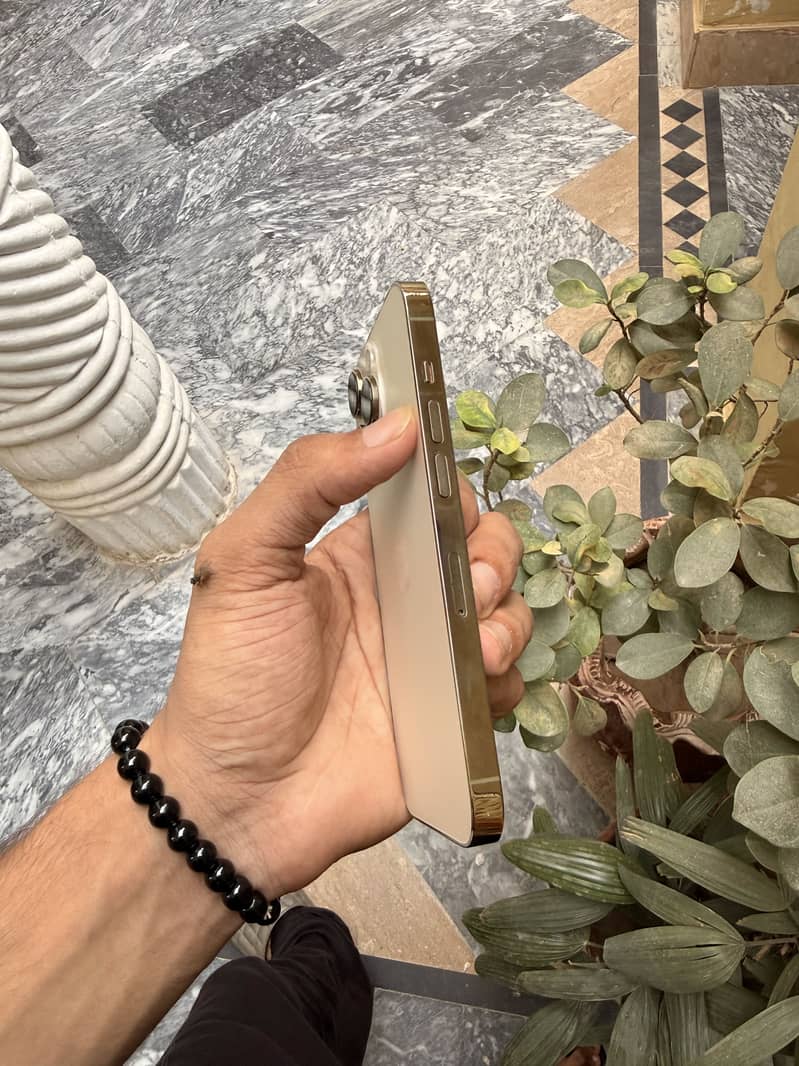 Iphone 14 pro 4