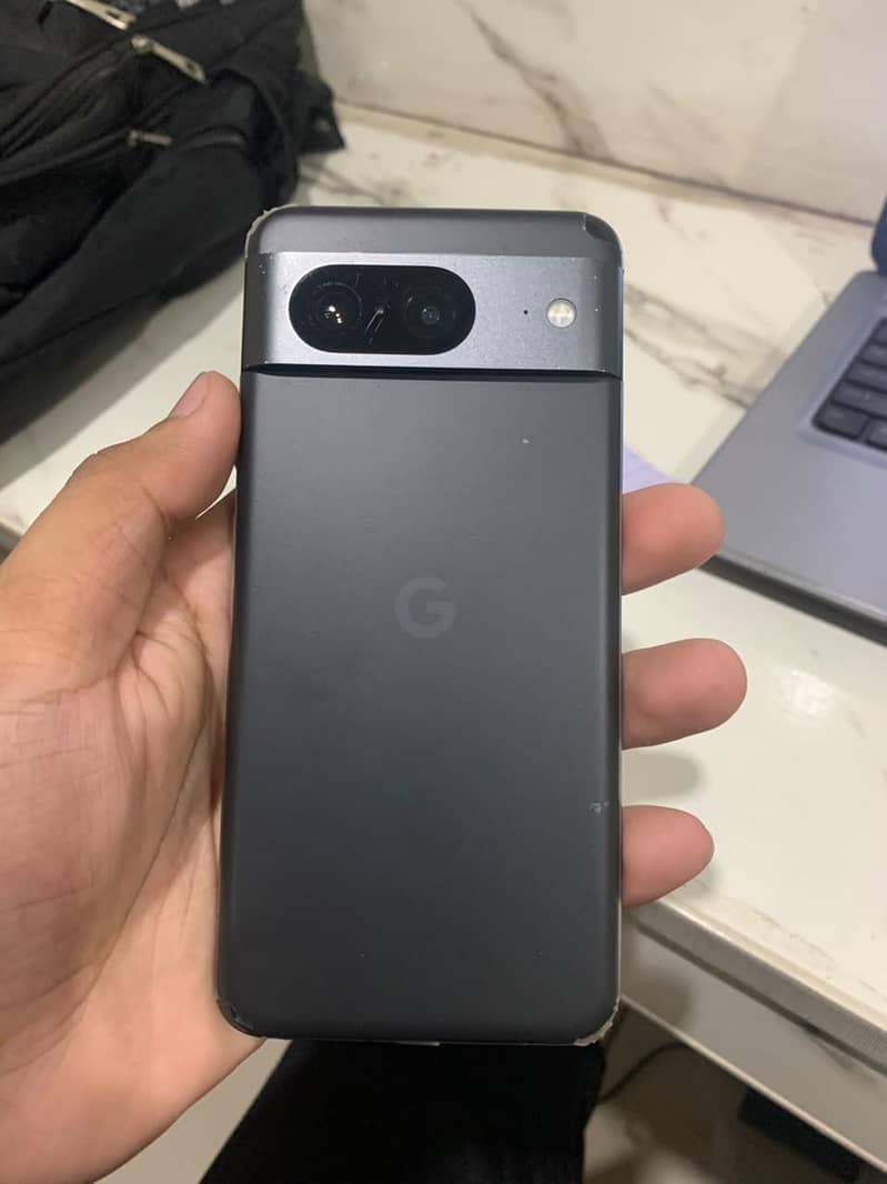 Google Pixel 8 4
