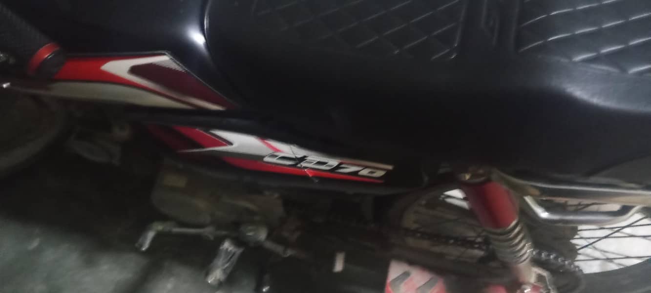 Motorcycle CD 70 0