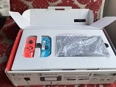 Nintendo switch v2 in best price and best condition.