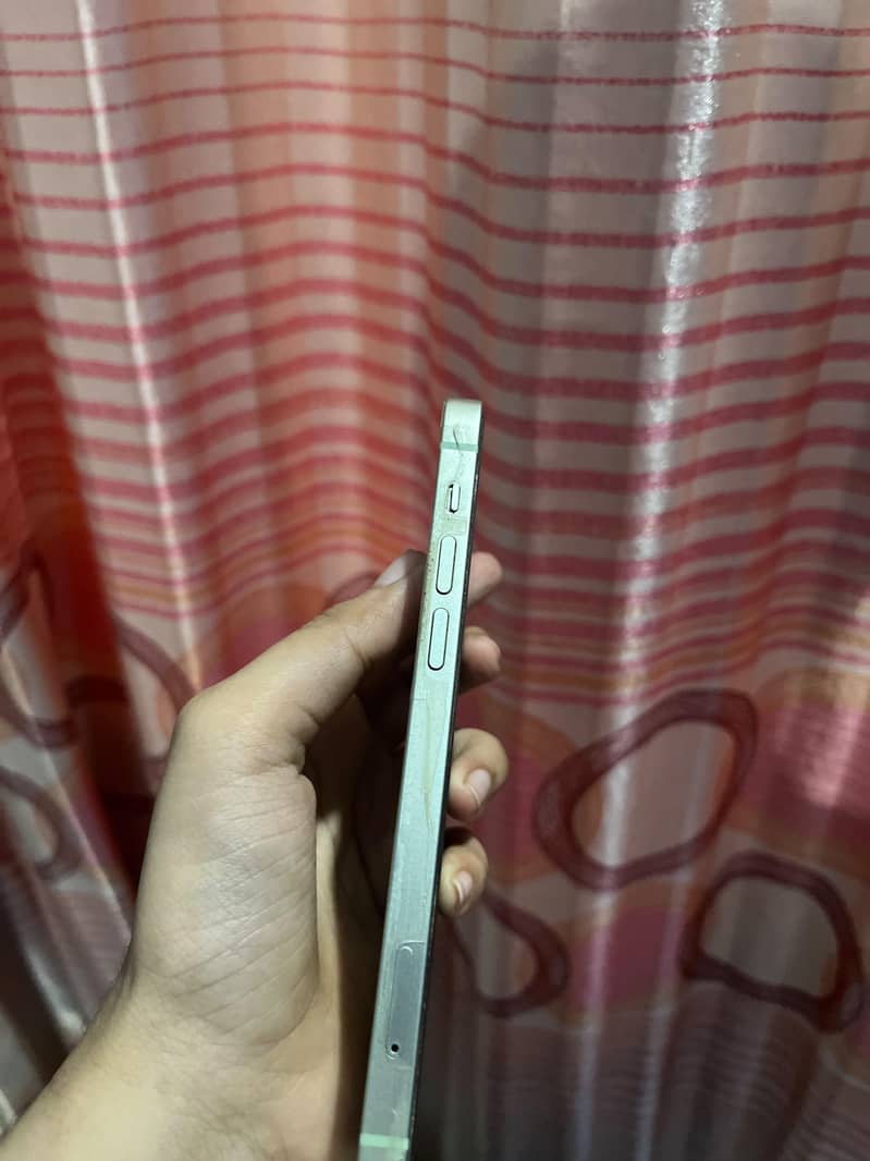 Apple iPhone 12 3