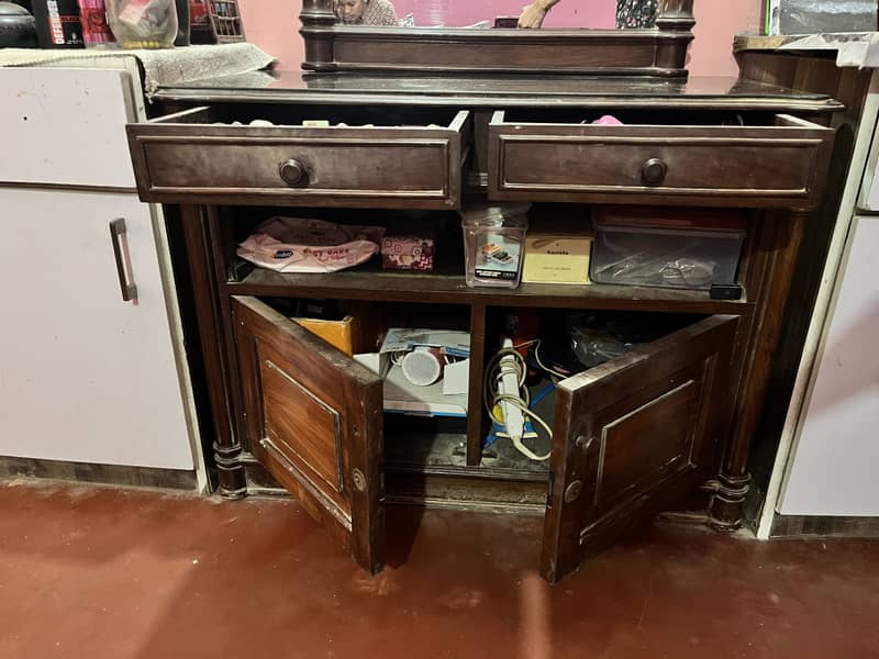Dressing table 3