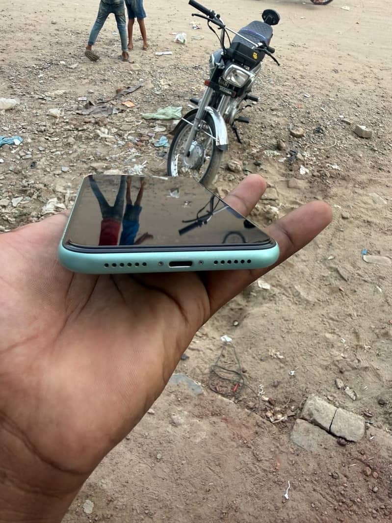 Apple iPhone 11 5