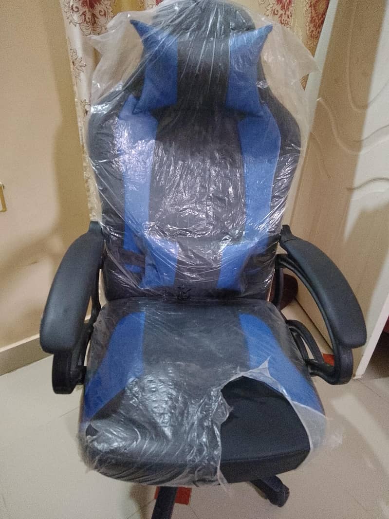 Computer and gaming chair, Revolving chair 0