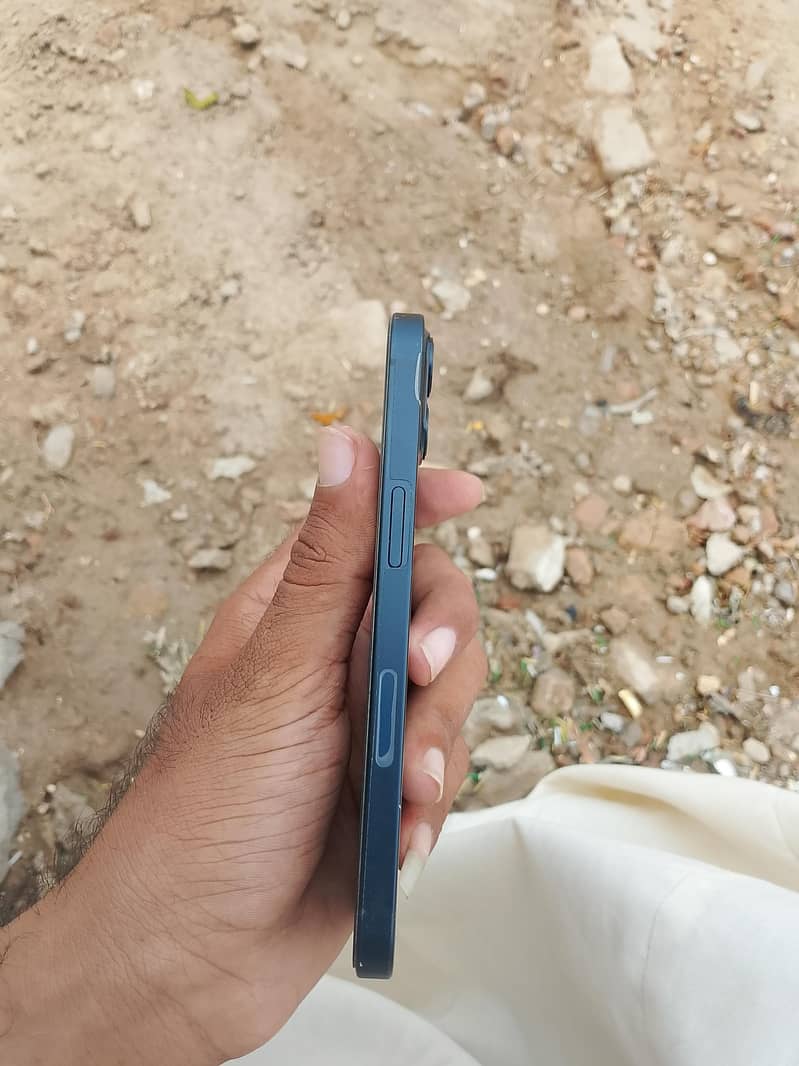 Apple iPhone 13 3