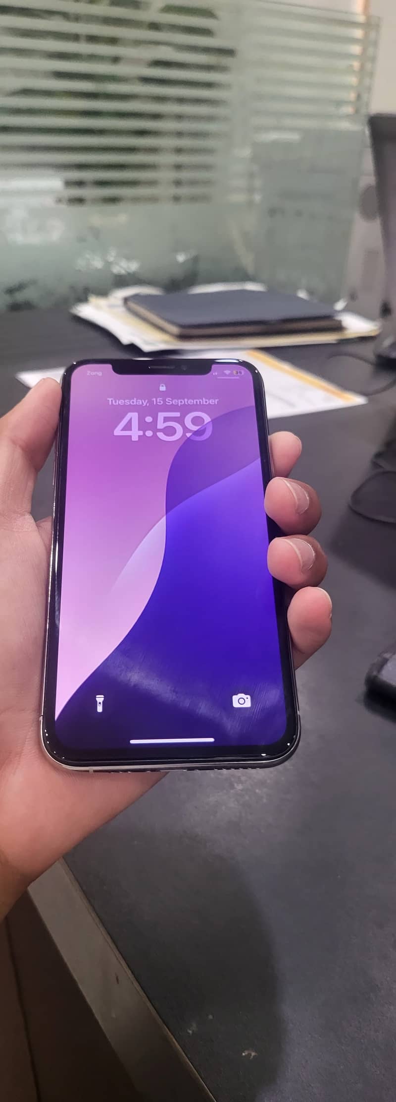 Apple iPhone XS 4