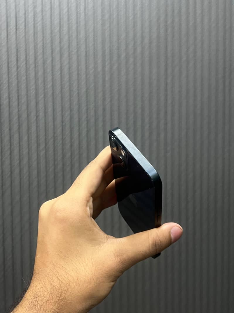 Apple iPhone 13 3