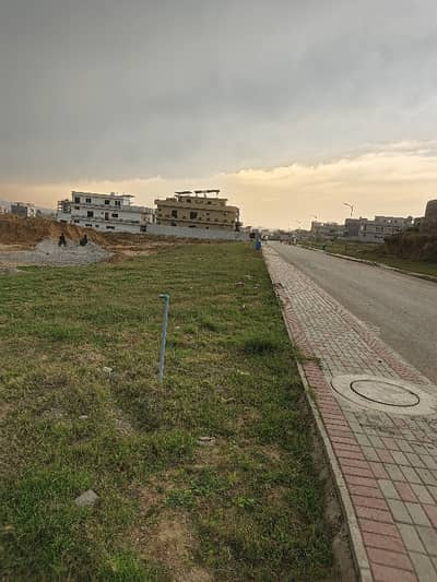 1 Kanal Plot For Sale In" TAJ Residencia"