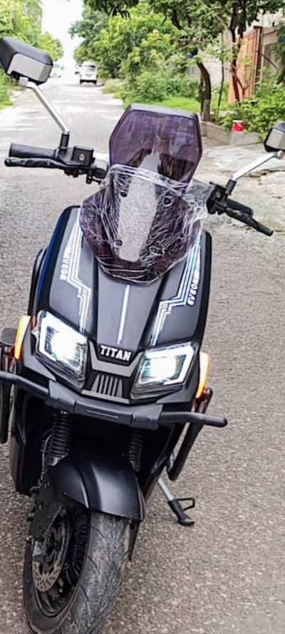 Eveon Titan with lithium battery 
