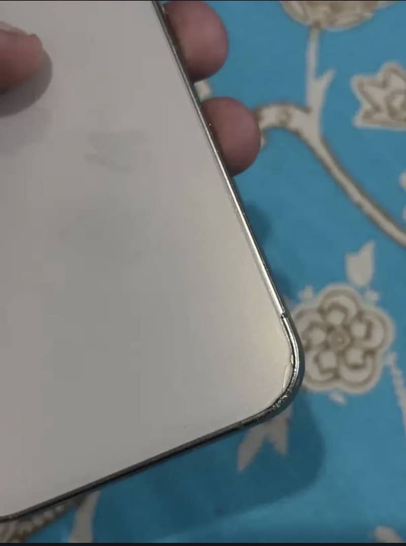 Apple iPhone 13 Pro 2