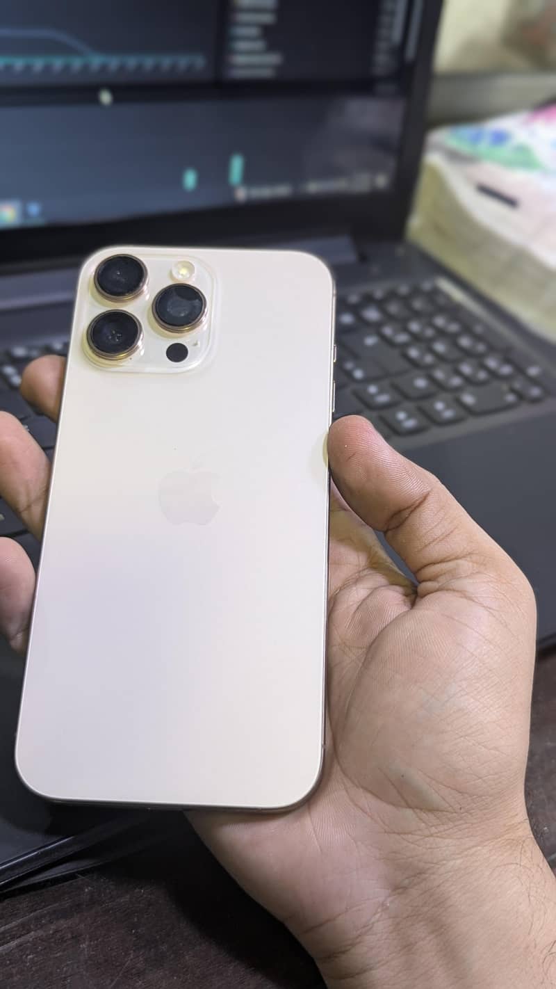 Apple iPhone 16 Pro Max 3