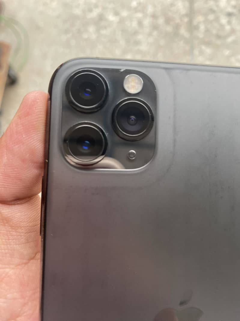 Apple iPhone 11 Pro Max 1