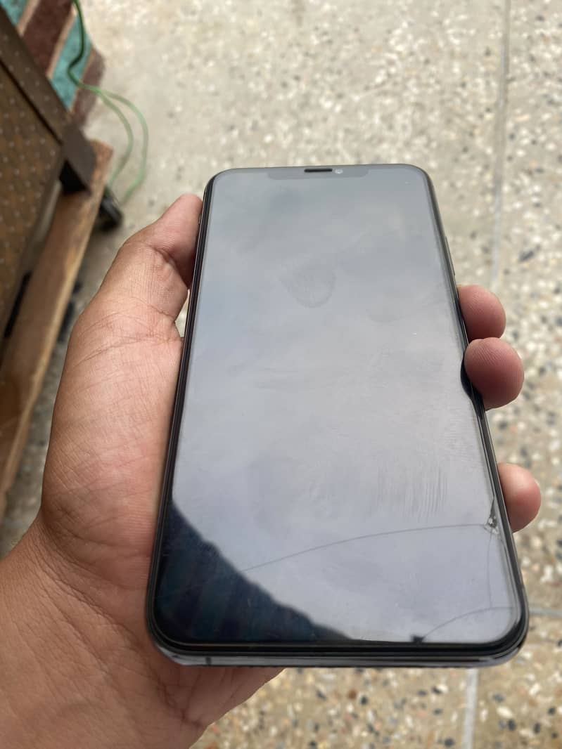 Apple iPhone 11 Pro Max 10