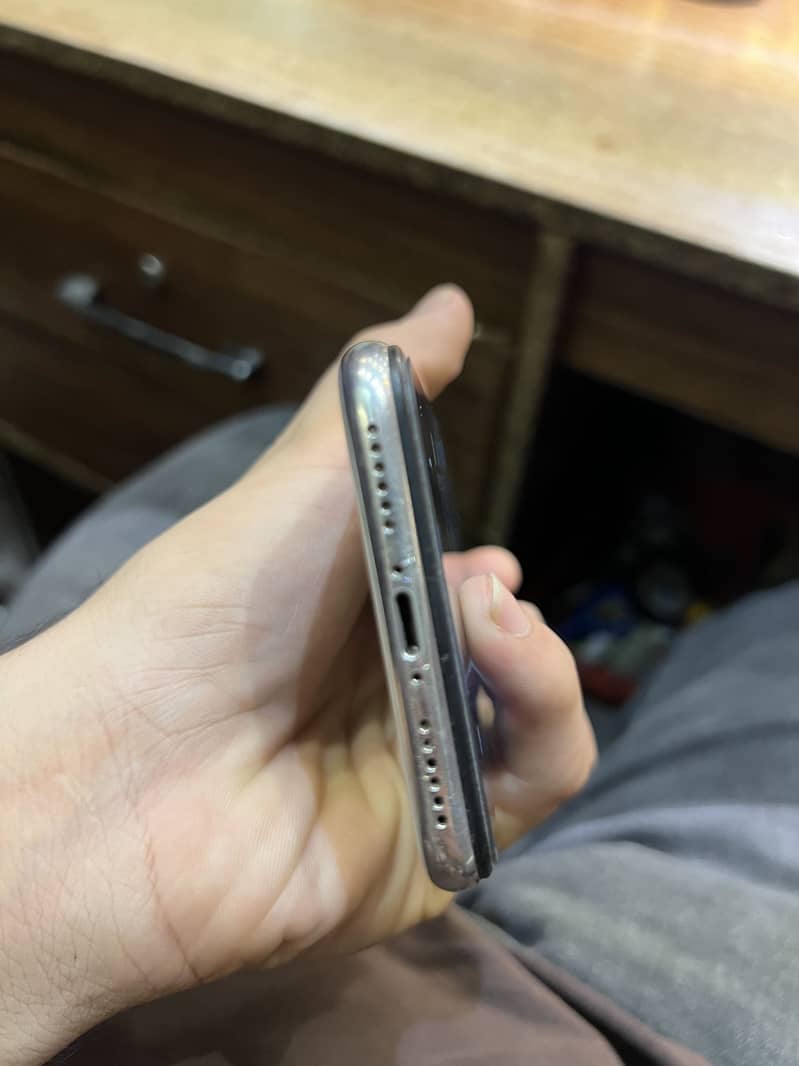 Apple iPhone X 6