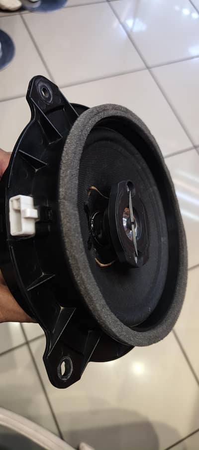 Corolla original fitting speaker jack to Jack
