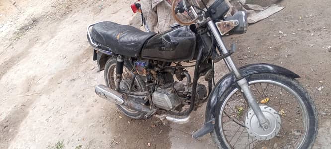 CD 100 prider bike argent sale only contact me