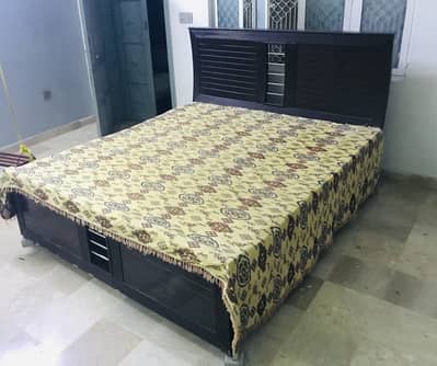 Double bed king size without mattress