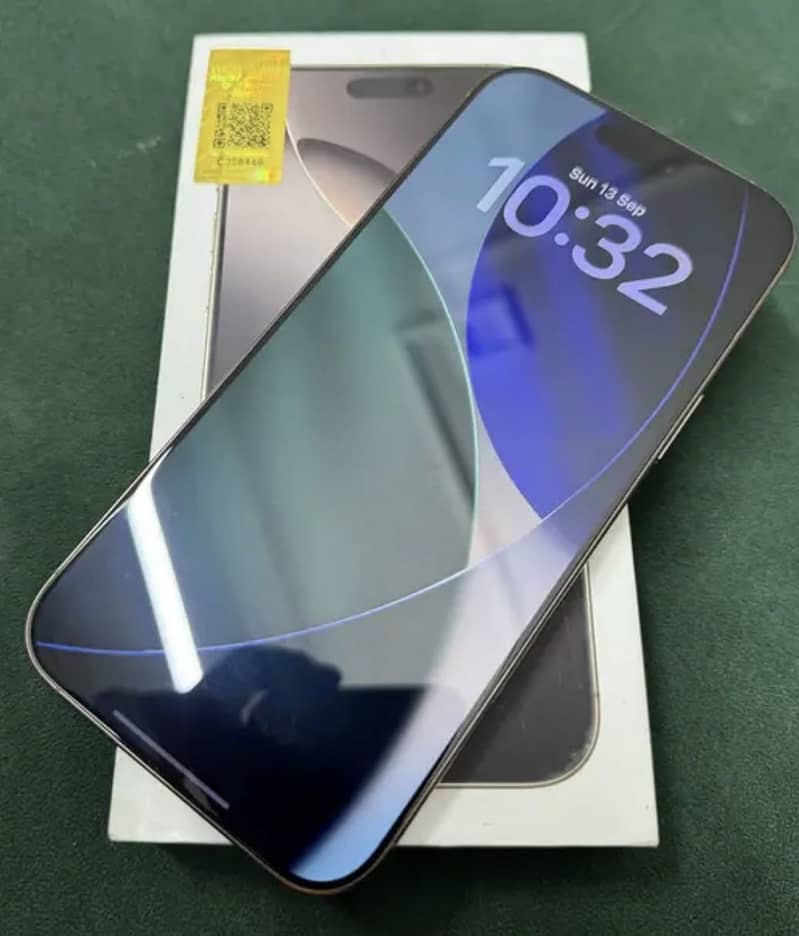 Apple iPhone 16 Pro Max 4