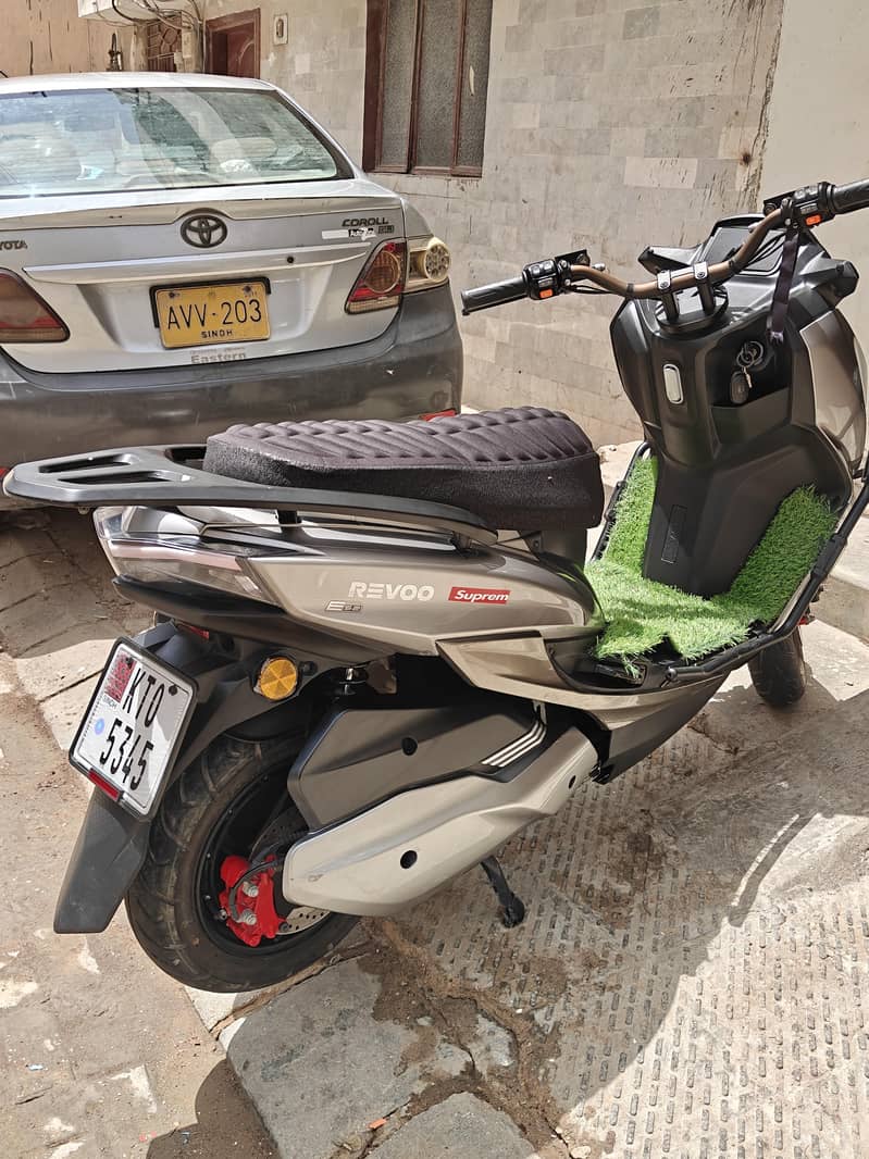 Revoo E52 For Sell 1