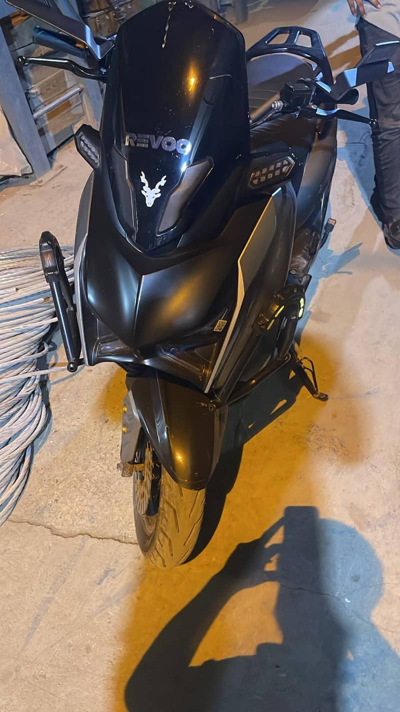 Revoo E52 For Sell 2