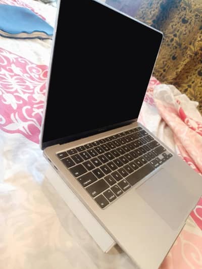 MacBook air Intel i3 256 SSD 8GB Ram