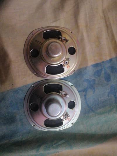 Headphone speakers available urgent sale