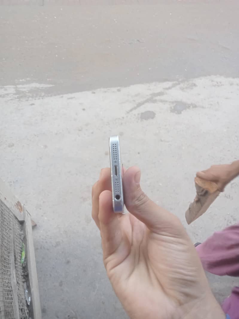 Apple iPhone 5s 3