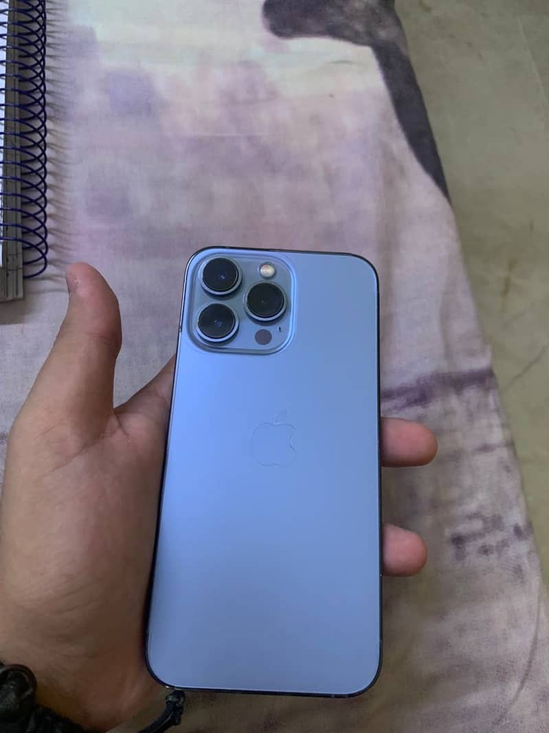 Apple iPhone 13 Pro 3
