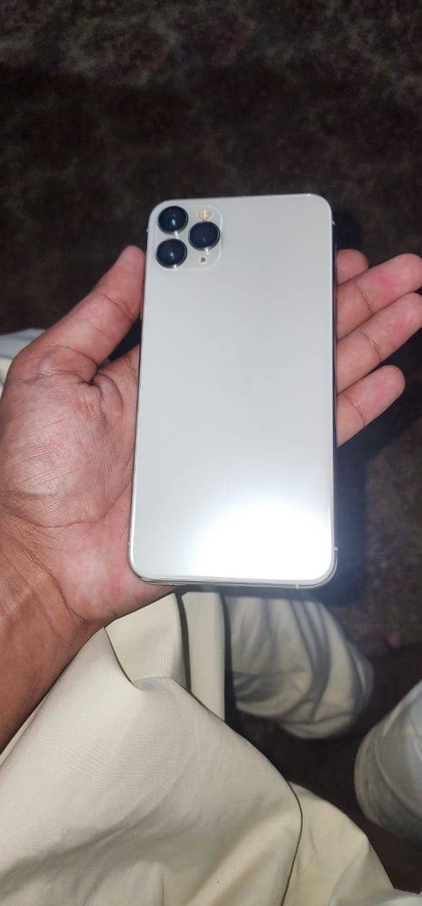 Apple iPhone 11 Pro Max 1