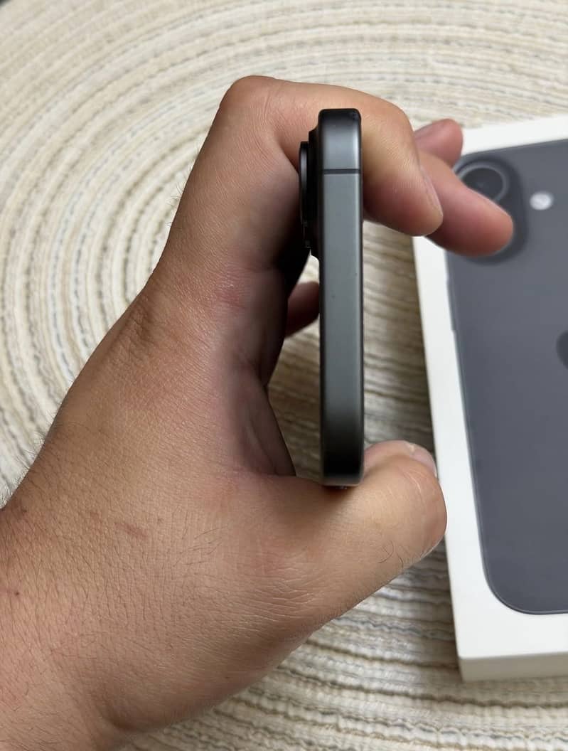 Apple iPhone 17 3