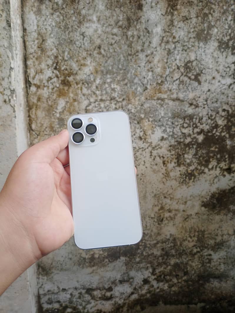 Apple iPhone 13 Pro Max 3