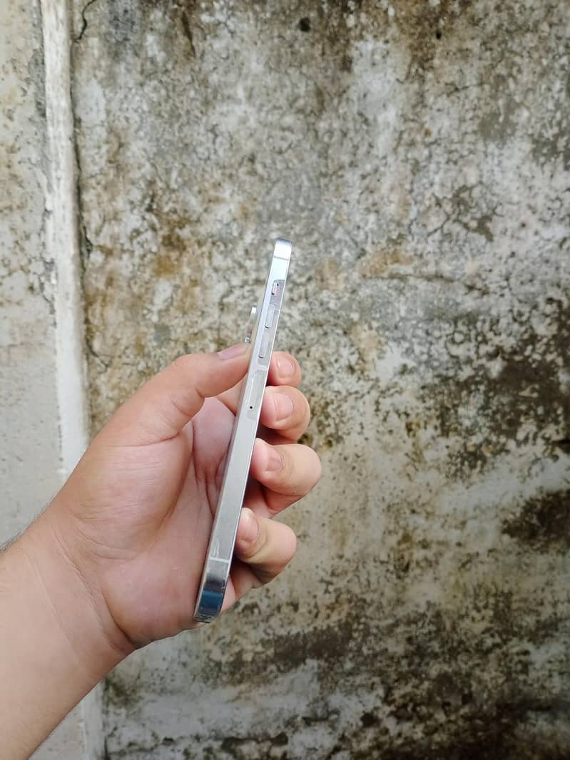 Apple iPhone 13 Pro Max 4