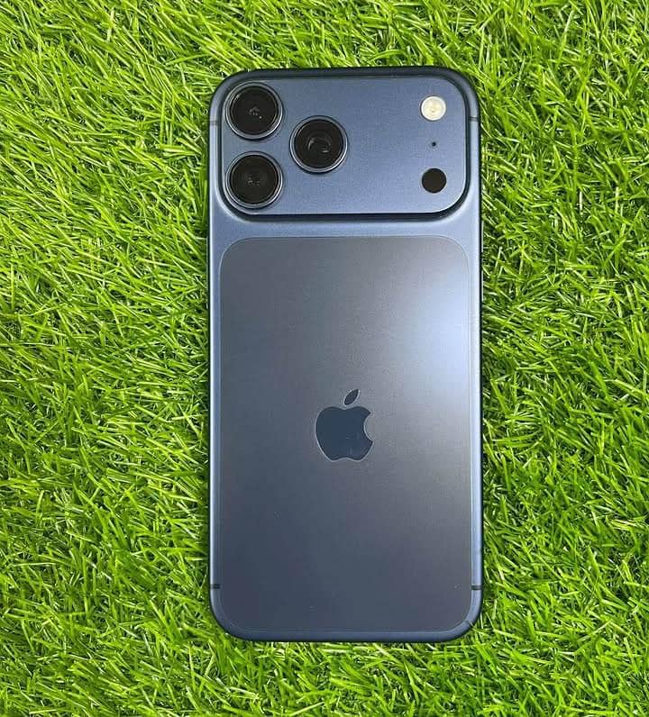Apple iPhone 17 Pro Max 0