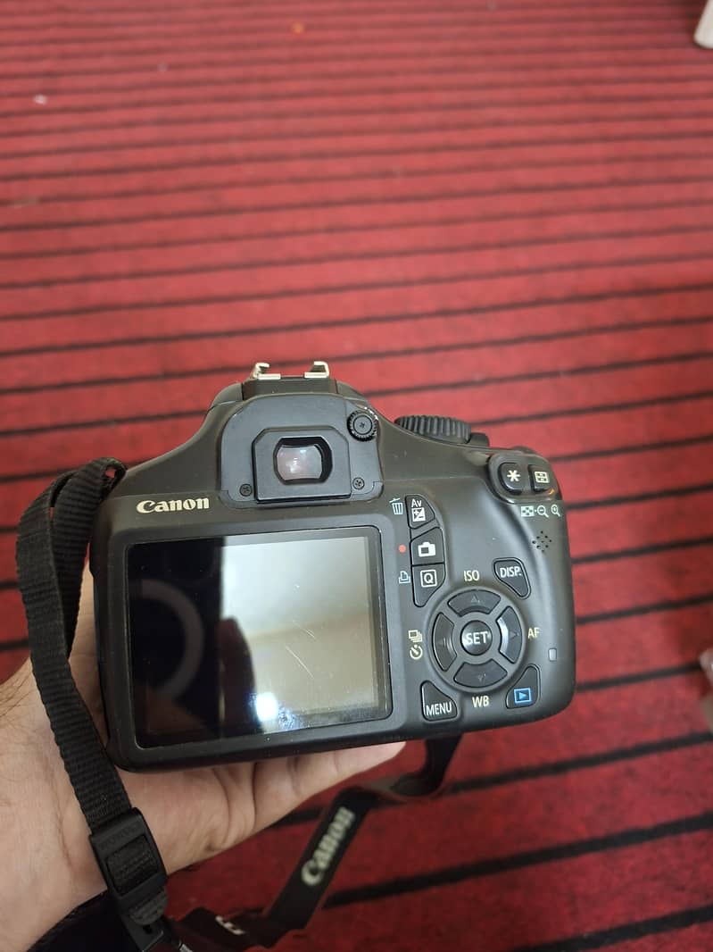 Canon Eos 1100D camera 0