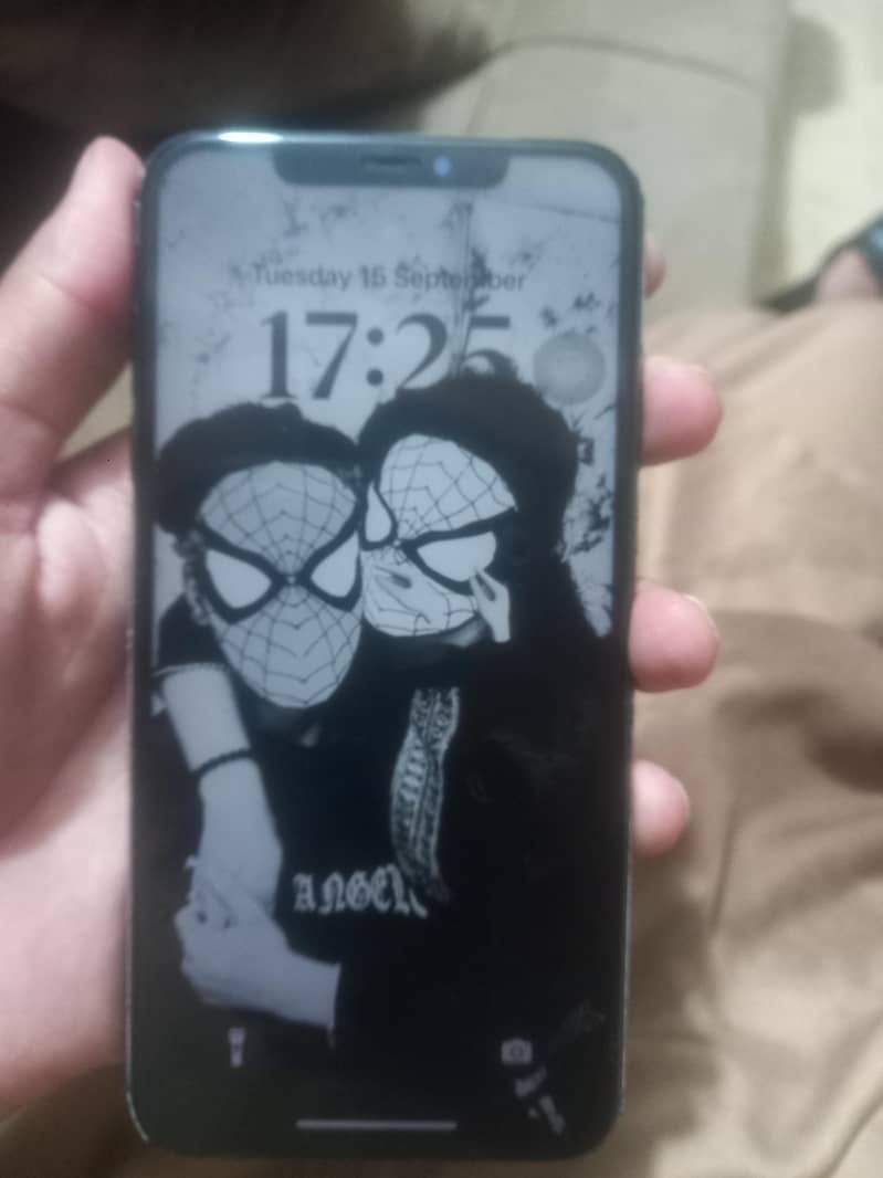 Apple iPhone XS Max 3