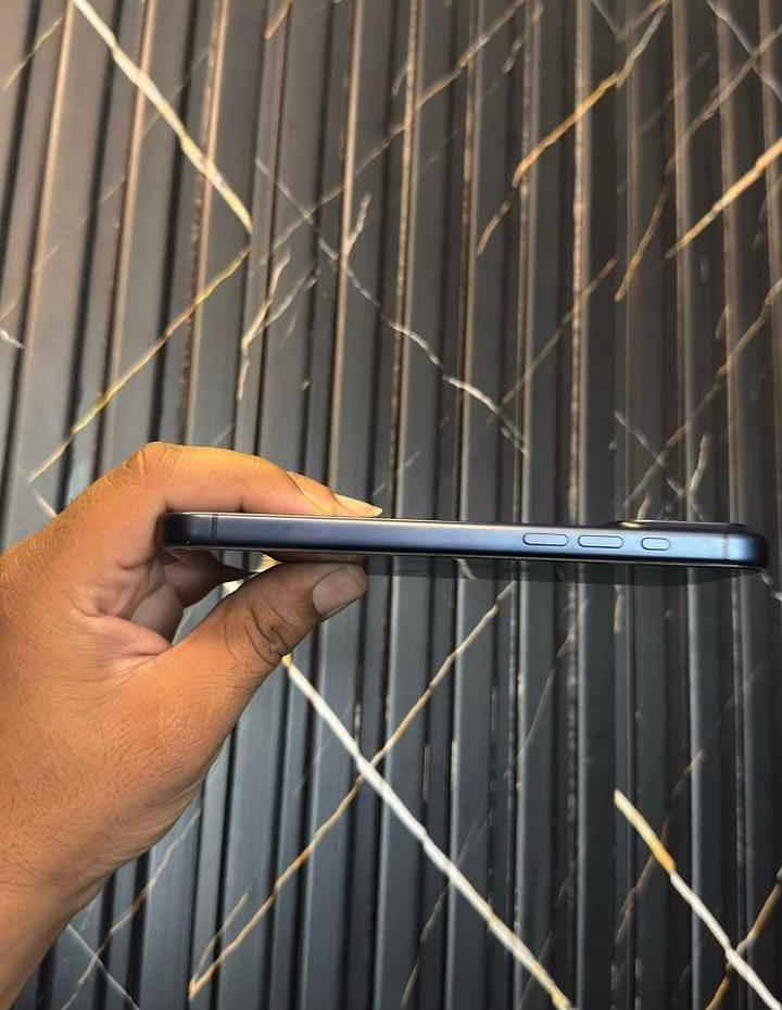 Apple iPhone 17 Pro Max 5